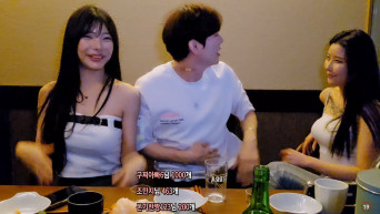 야킹_ 압구정 27살녀들 헌팅 2명 [물빨]