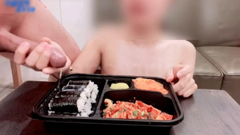 충무김밥에 정액토핑