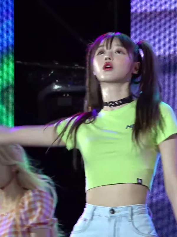 Guess who’s performing? That’s right, it’s your favorite green top minx. Rocking this stage hard, as I do my man. 😉 KpopFap fever, anyone? – @Lady.Jane’s Sex Reel On koreanbj.club – TikTok Porn & Shorts