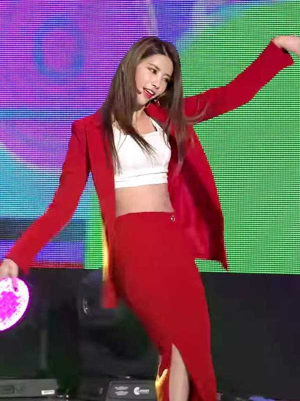 Just a babe in a red suit, twerking those hips like a pro. Join me on this toe-curling KpopFap adventure. – @dancingqueen’s Sex Reel On koreanbj.club – TikTok Porn & Shorts