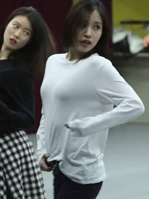 Just two Asian babes breaking it down dirty in the dance studio, KpopFap-style. Moving our juicy asses for your viewing pleasure. – @dancingqueen’s Sex Reel On koreanbj.club – TikTok Porn & Shorts