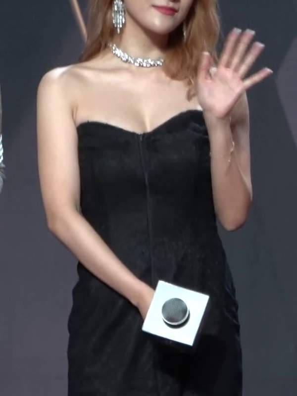 All dolled up in my black number to accept this pleasure award. 😋 Who wants to celebrate in bed with me? – @dancingqueen’s Sex Reel On koreanbj.club – TikTok Porn & Shorts