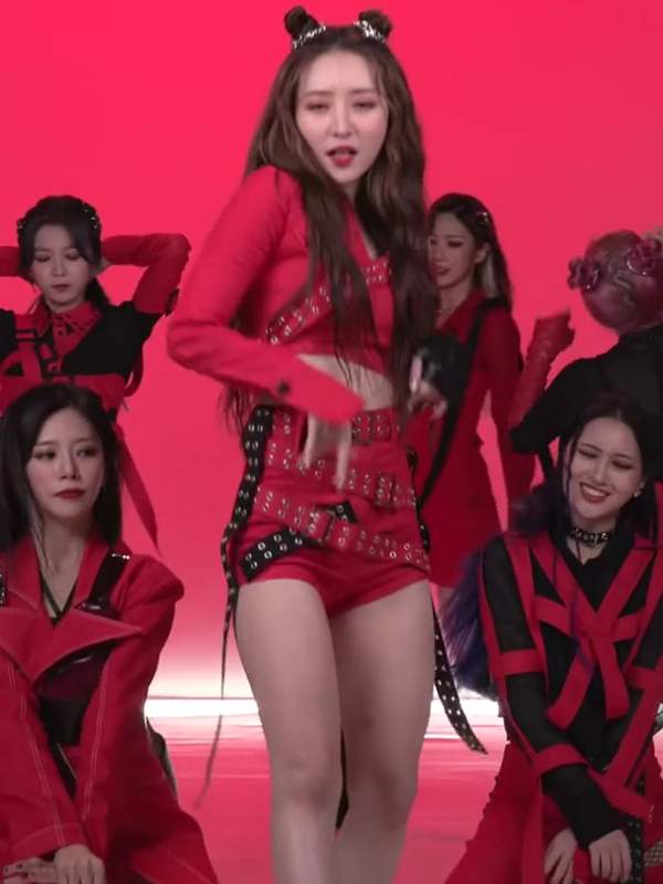 Bunch of sexy kittens in red, shaking their asses to K-pop beats. Damn, their moves make my junk twitch with excitement! – @dancingqueen’s Sex Reel On koreanbj.club – TikTok Porn & Shorts